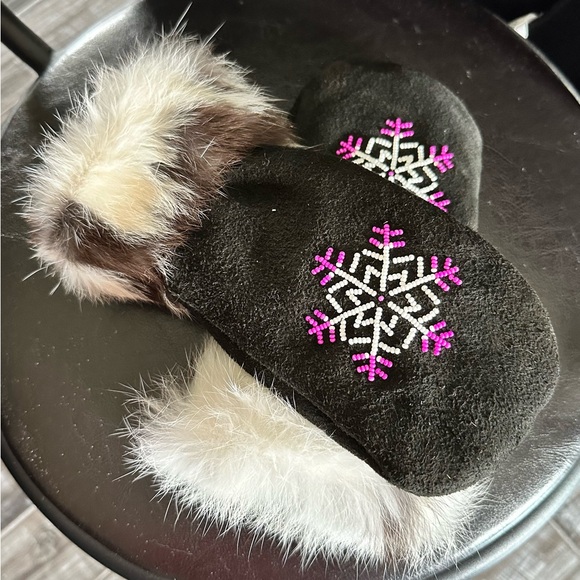 Hand Crafted Accessories - Handcrafted ladies mittens